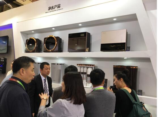 雷火在线官网（中国）净水机亮相2017年AWE 深耕健康用水领域1